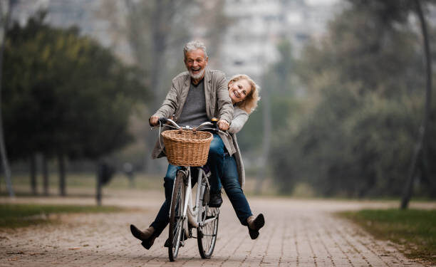 12 bài tập kéo giãn tốt nhất cho người cao tuổi 1 Chống mất cơ ở người cao tuổi