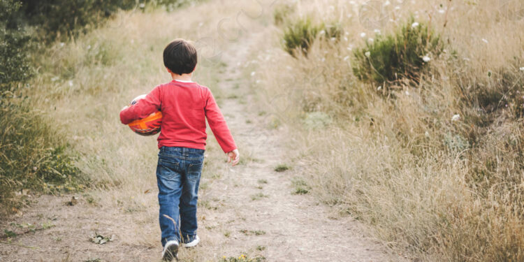 Chuyến bách bộ bất đắc dĩ 1 Chuyến bách bộ bất đắc dĩ